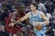 江南体育- 米切尔34分骑士终结火箭  